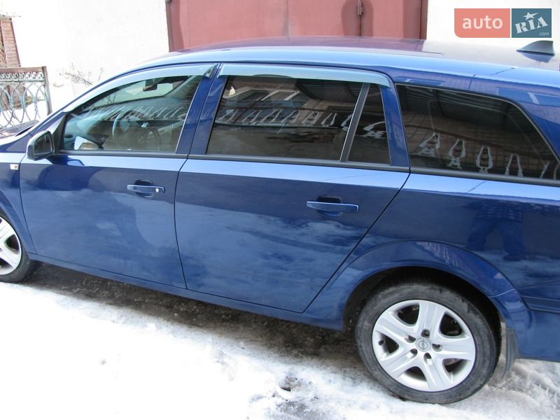 Универсал Opel Astra 2009 в Вишневце