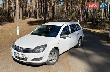 Универсал Opel Astra 2009 в Александровке
