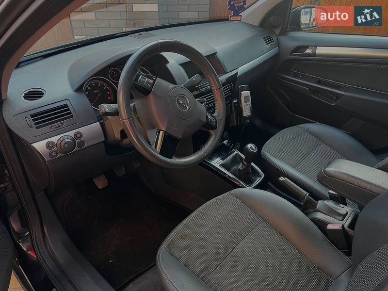 Хэтчбек Opel Astra 2008 в Луцке