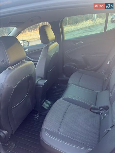 Хэтчбек Opel Astra 2016 в Долине