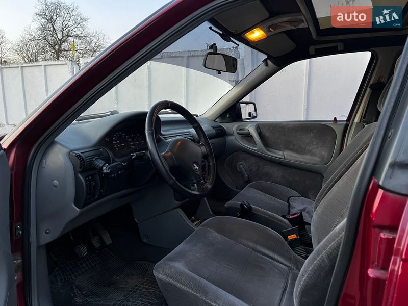 Хетчбек Opel Astra 1992 в Стрию