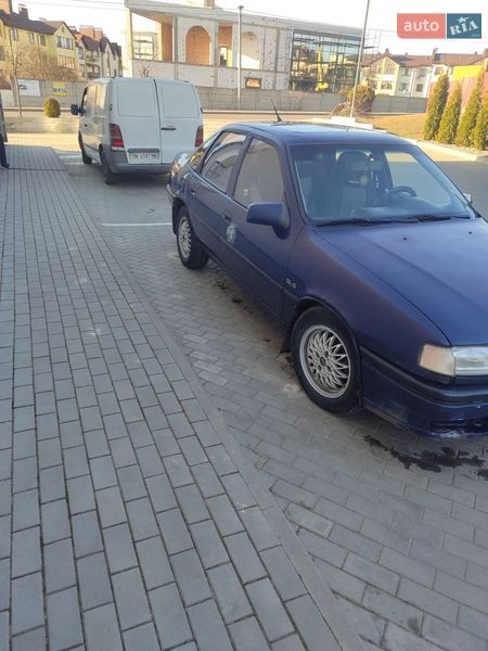 Седан Opel Astra 1993 в Рівному