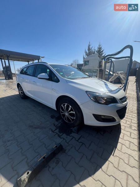 Универсал Opel Astra 2014 в Тернополе