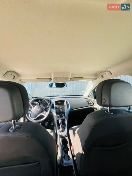 Универсал Opel Astra 2014 в Тернополе