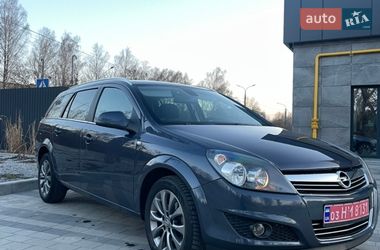 Універсал Opel Astra 2010 в Луцьку