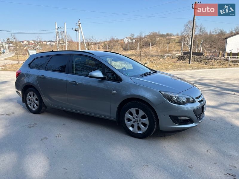 Універсал Opel Astra 2014 в Львові