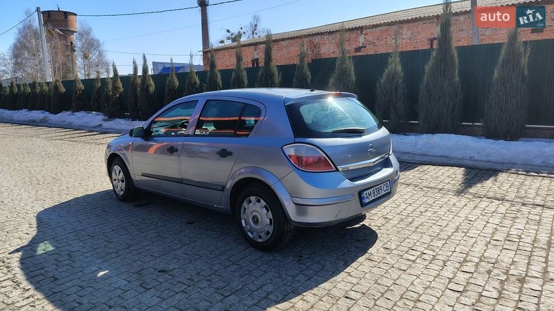 Хэтчбек Opel Astra 2007 в Житомире