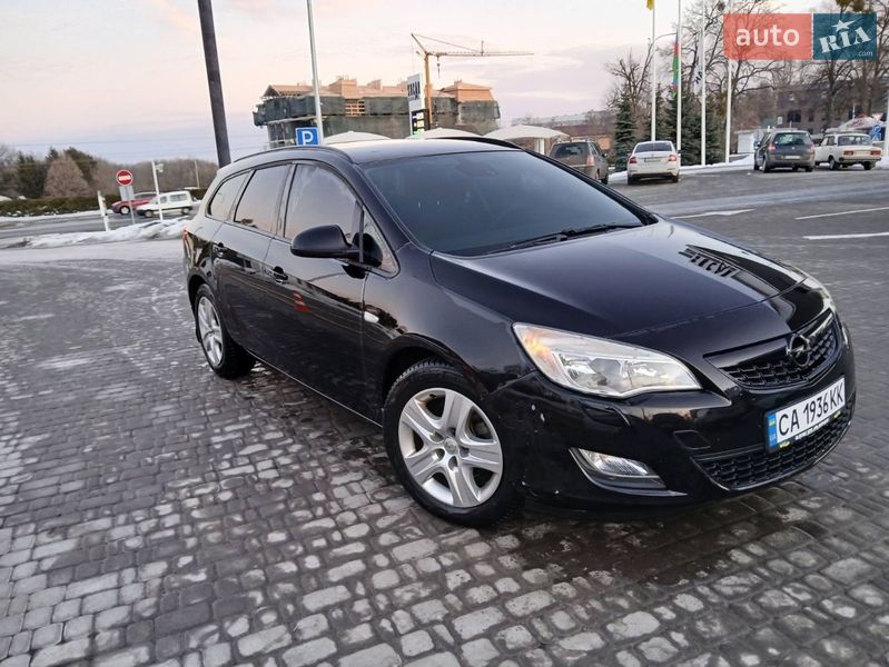 Opel Astra 2011