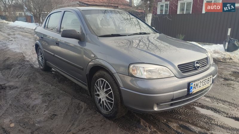 Седан Opel Astra 2007 в Лебедине
