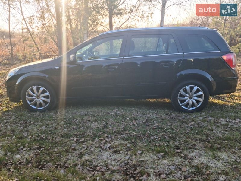 Универсал Opel Astra 2008 в Луцке