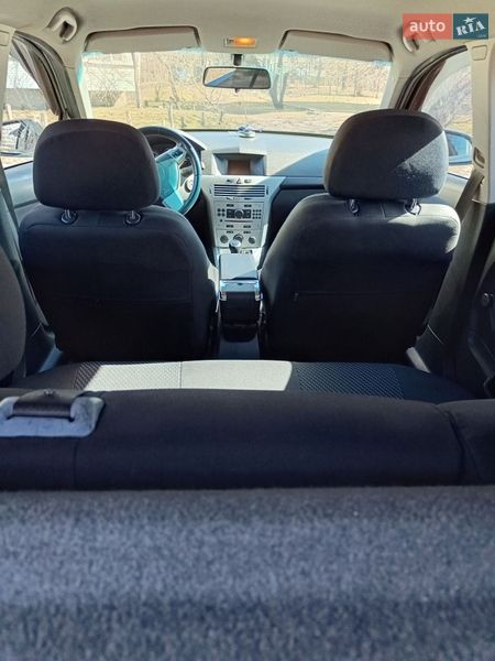 Хэтчбек Opel Astra 2010 в Киеве