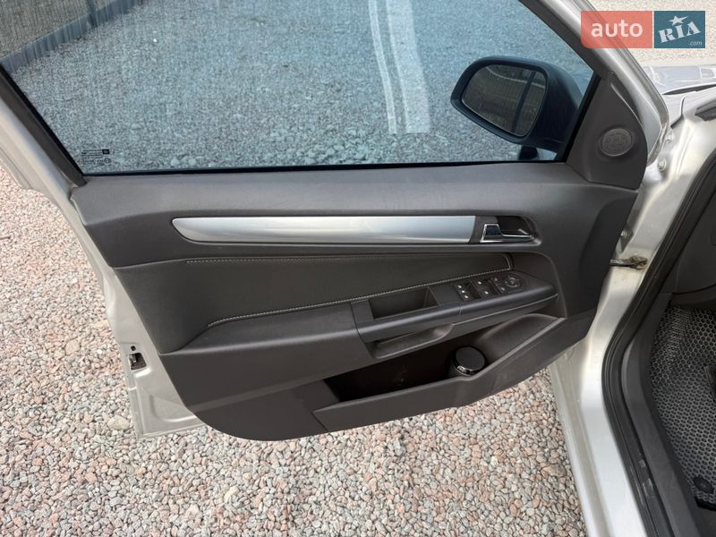 Універсал Opel Astra 2010 в Стрию