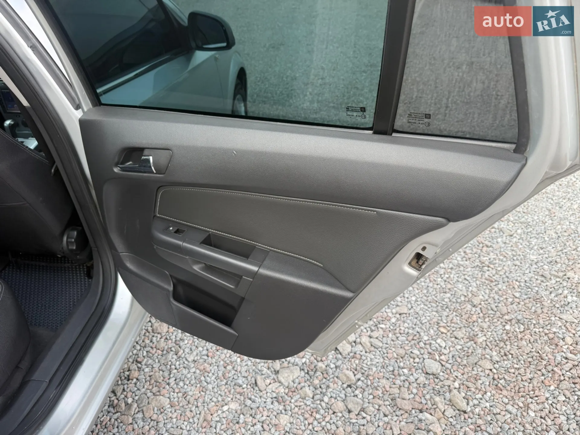 2010 Opel Astra - мініатюра 41