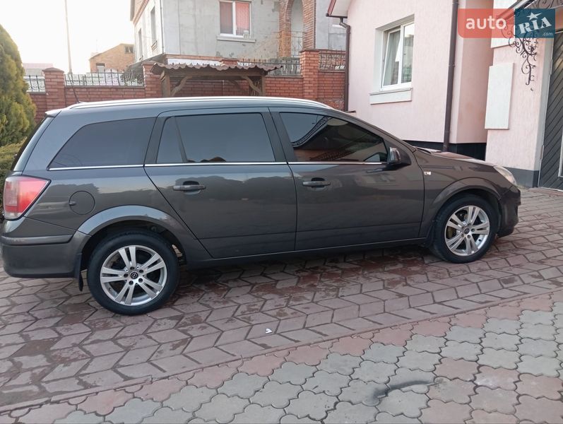 Универсал Opel Astra 2009 в Хмельницком