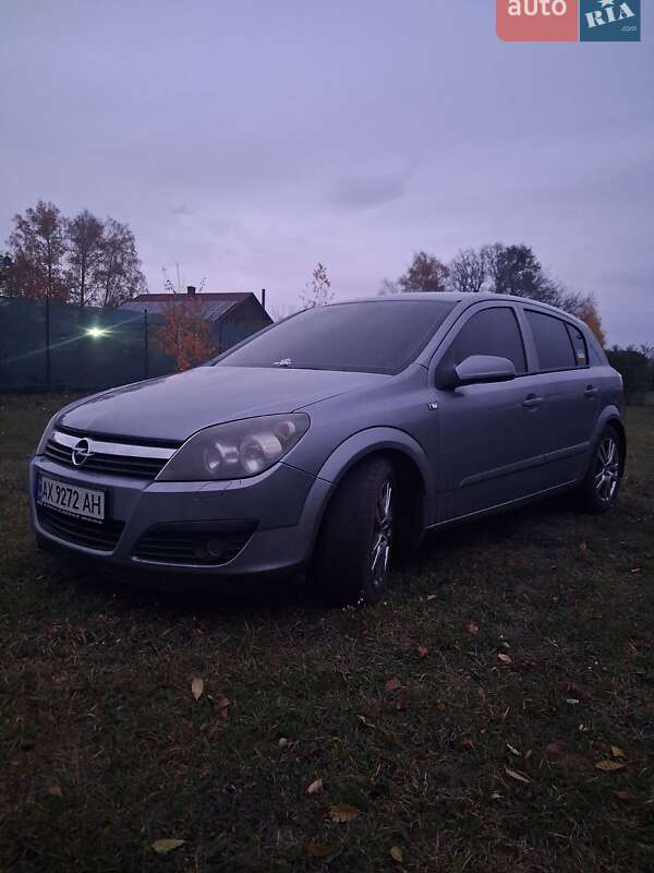Хетчбек Opel Astra 2006 в Валках