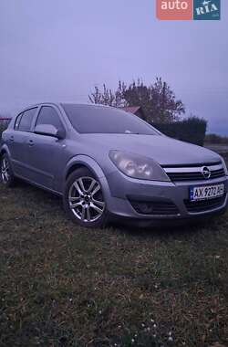 Хетчбек Opel Astra 2006 в Валках