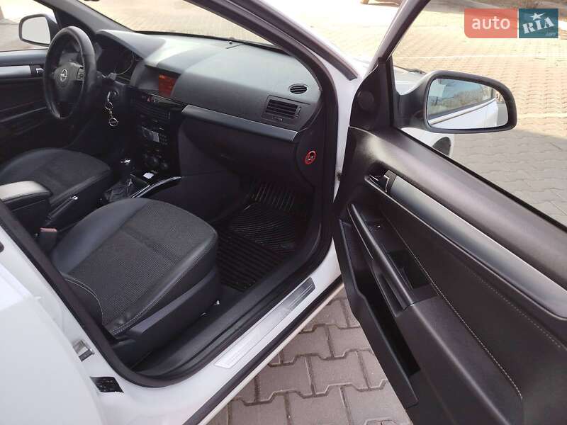 Универсал Opel Astra 2009 в Хмельницком