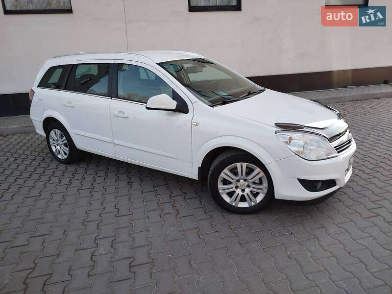 Универсал Opel Astra 2009 в Хмельницком