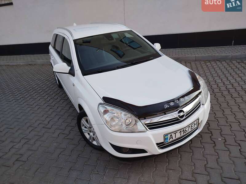 Универсал Opel Astra 2009 в Хмельницком