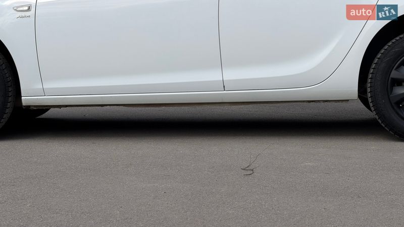 Універсал Opel Astra 2013 в Тернополі