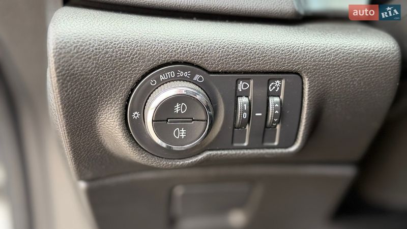 Універсал Opel Astra 2013 в Тернополі