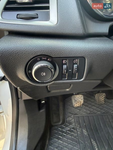 Універсал Opel Astra 2011 в Сваляві