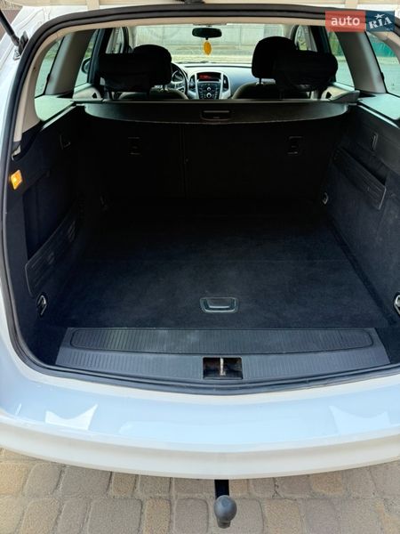 Універсал Opel Astra 2011 в Сваляві