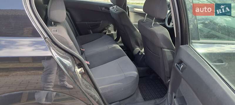 Хэтчбек Opel Astra 2008 в Луцке