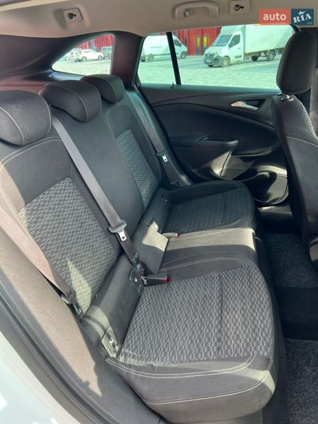 Универсал Opel Astra 2018 в Львове