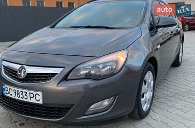 Універсал Opel Astra 2011 в Нововолинську