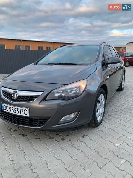 Opel Astra 2011