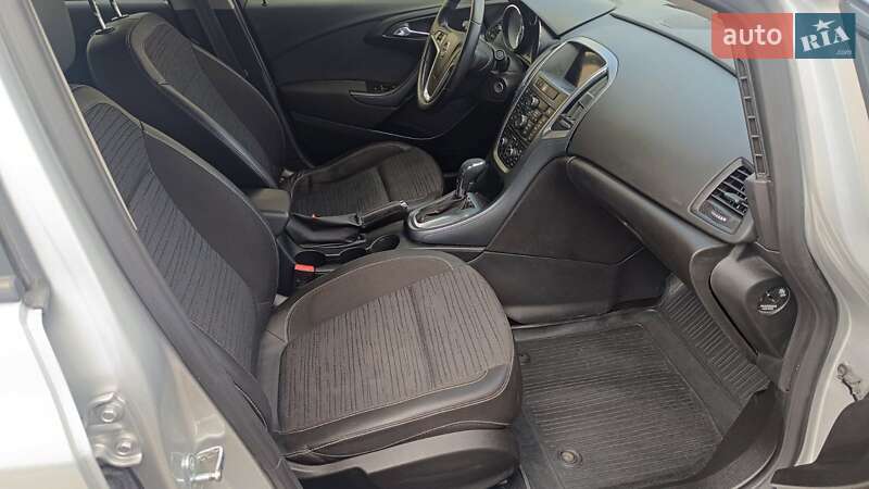 Седан Opel Astra 2015 в Киеве