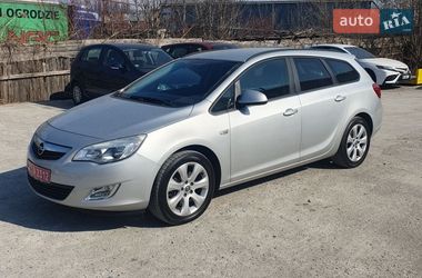Универсал Opel Astra 2011 в Ровно