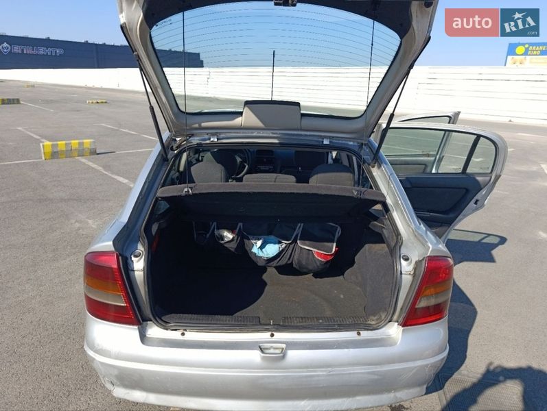 Хэтчбек Opel Astra 2002 в Львове