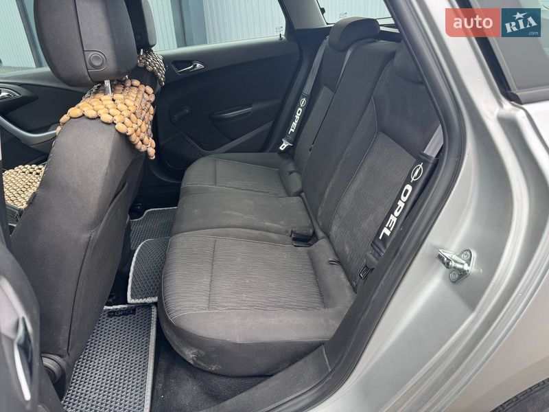 Универсал Opel Astra 2014 в Киеве