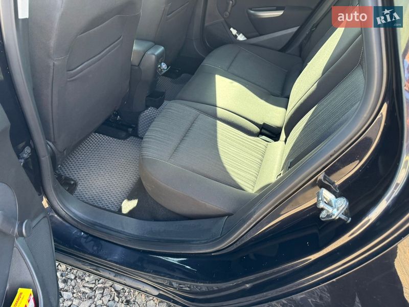 Универсал Opel Astra 2011 в Луцке