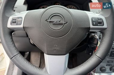 Седан Opel Astra 2012 в Киеве