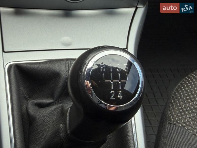 Седан Opel Astra 2012 в Киеве