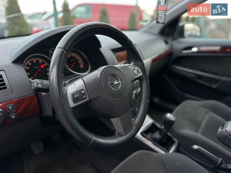 Хэтчбек Opel Astra 2004 в Виннице