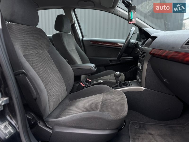 Хэтчбек Opel Astra 2004 в Виннице