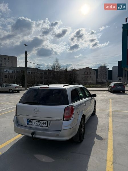 Універсал Opel Astra 2005 в Тернополі