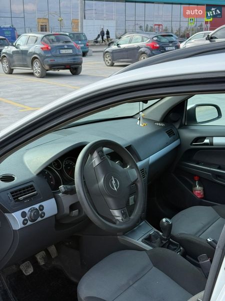 Універсал Opel Astra 2005 в Тернополі