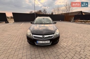 Универсал Opel Astra 2010 в Самборе