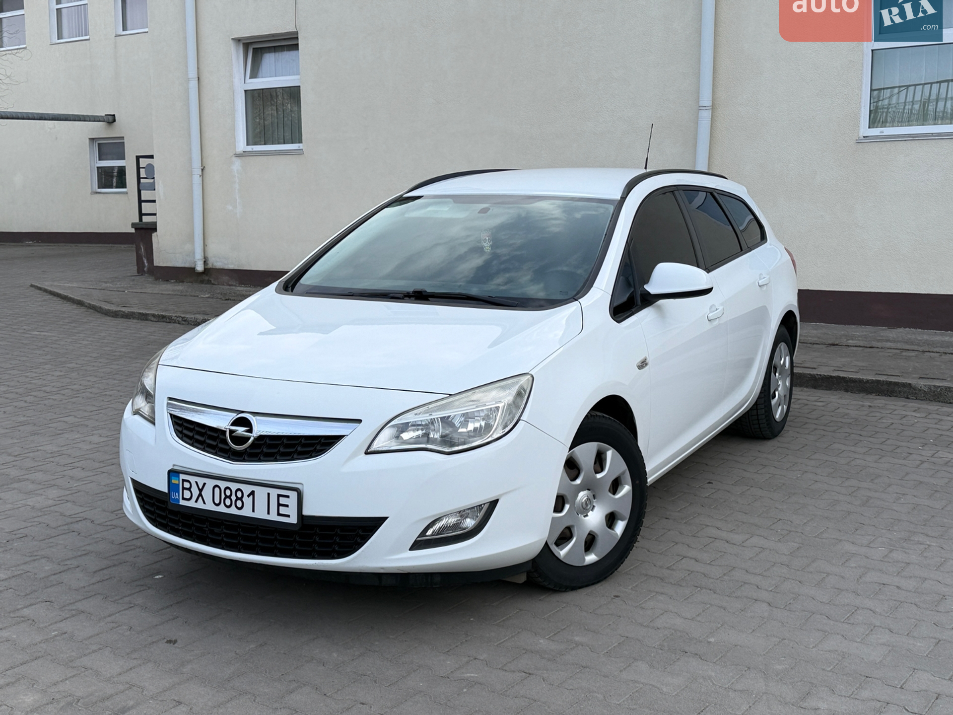 2011 Opel Astra - фото 1