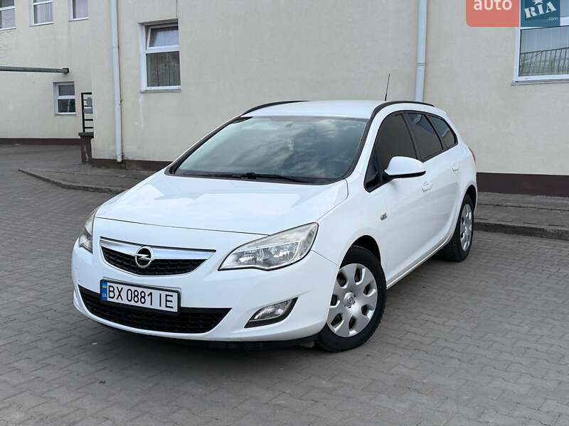 Opel Astra 2011