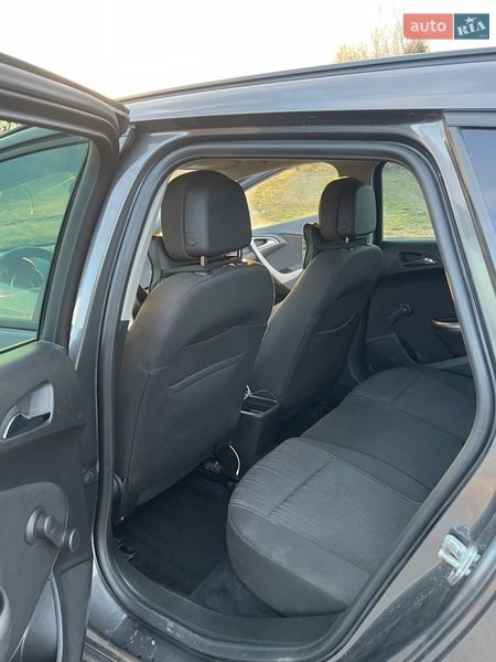 Универсал Opel Astra 2011 в Дубно