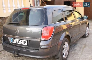 Универсал Opel Astra 2010 в Львове