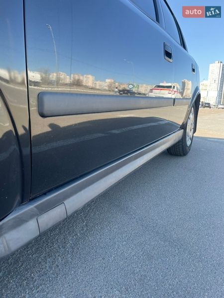 Седан Opel Astra 2006 в Киеве