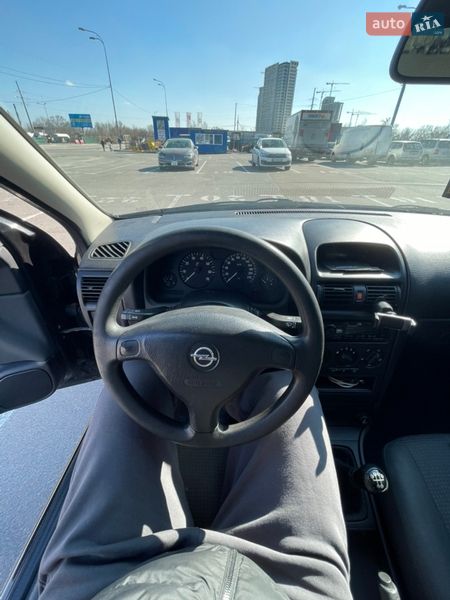 Седан Opel Astra 2006 в Киеве