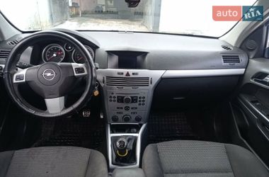 Универсал Opel Astra 2005 в Тысменице